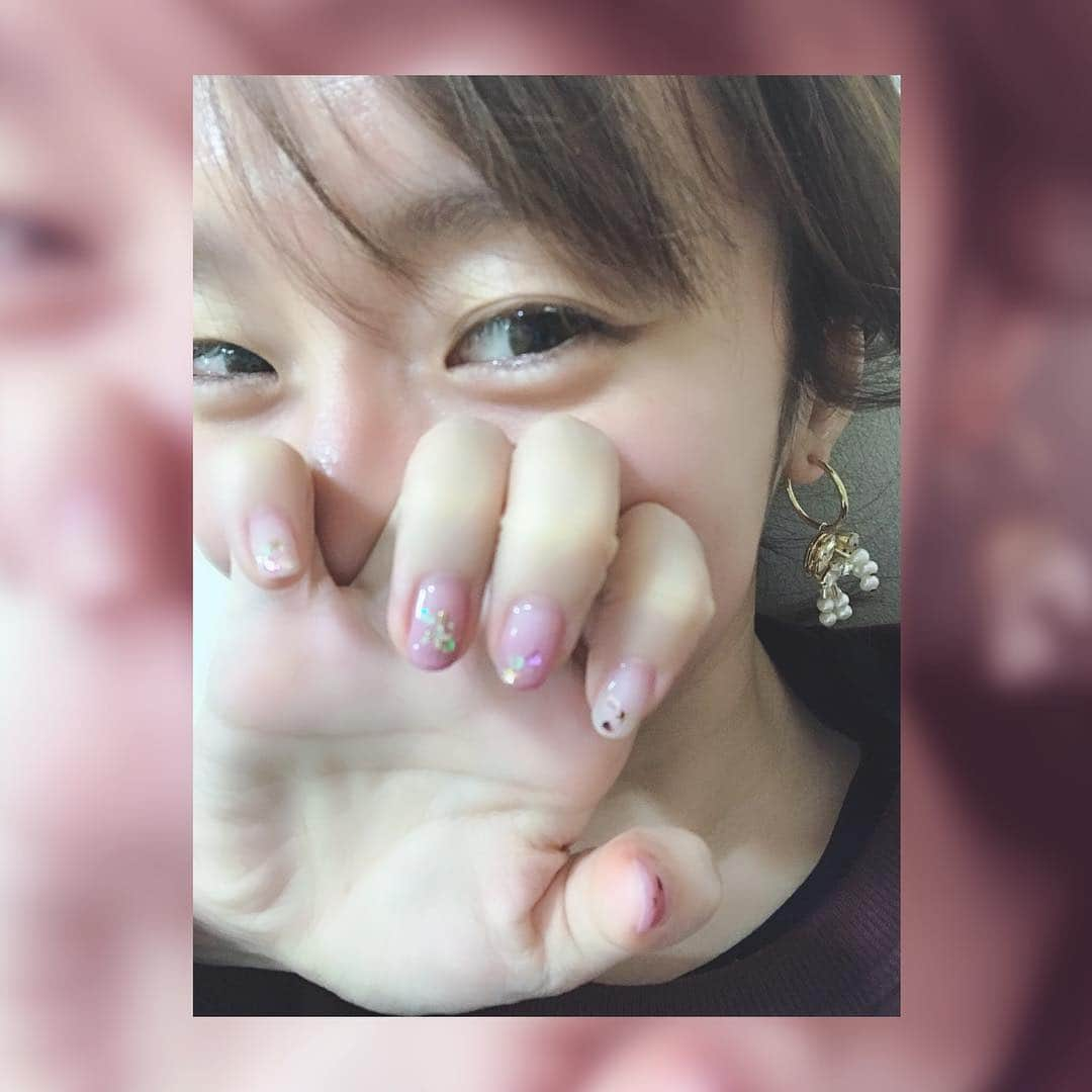 梅田彩佳さんのインスタグラム写真 - (梅田彩佳Instagram)「. . . new nailにしました！ . . . ピントがなかなかあってなくて 下手でも申し訳ないのですが😭 . . 全体をピンクにほわわーんとして スターに、ハートに、十字架を入れました。 . . スターを入れたのは 大好きな彼がスターだから⭐︎ ハートは 恋する女の子はハート入れるよね💕 十字架は、 大好きな彼にあげるプレゼントと、少しでもお揃いにしたいという気持ちで入れました✝️ . . 一緒のものって、 気持ちがポッとするもんね😊✨ . . 可愛く可愛くして頂きました😊 @cocotte_harajuku さん いつもありがとうございます😊！」3月14日 14時44分 - ayaka_umeda_official