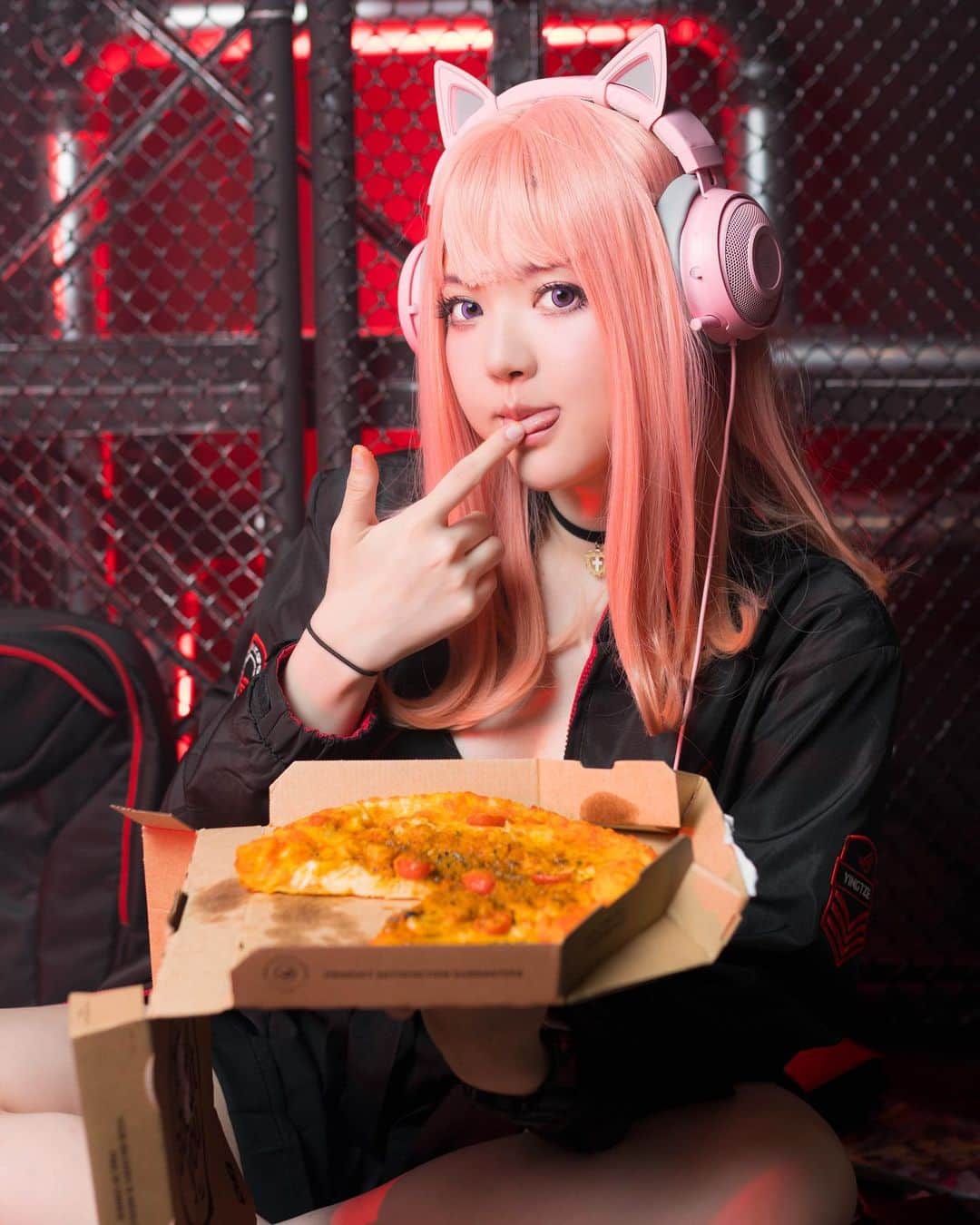 YingTzeさんのインスタグラム写真 - (YingTzeInstagram)「Caption This ! 🍕❤️ _ Big thanks to @dominosmy for sending me some Salted Egg Pizza during my last live gaming stream ! ❤️😝 It made my Devil May Cry 5 stream #eggstrashiok ! Have you guys tried out this pizza yet ?  _ There is some issue with FB last night ~ hopefully today it’ll be fixed . Tonight I’m streaming PUBGM again at 9pm (GMT+8)~ I think I’m getting better in it. Join me for some viewer’s games only at my FB Page ! ▶️ www.facebook.com/yingtze1206 _ 📸 @17.ambition  #blessed #ytzgaming #rogmykol #asus #asusrog #republicofgamers #razer #razerquartz #catgirl #catheadphones #dominospizza #dominosroyale #dominossaltedegg」3月14日 14時59分 - yingtze