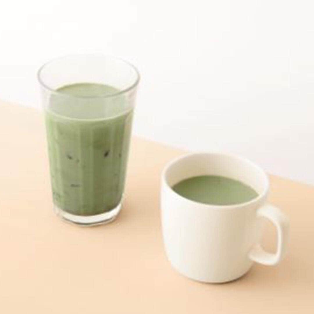 のインスタグラム：「【Café&Meal MUJI】抹茶ラテ - 春にぴったりのドリンク「抹茶ラテ」をご紹介します。 - 香り高い京都産宇治抹茶を使い、抹茶の苦みとほんのりとした甘みをバランスよく仕あげました。 - 寒暖差の大きい春に、暖かい日はアイスを、肌寒い日にはホットを、ぜひご賞味ください。 - ・抹茶ラテ（HOT/ICE）　消費税込 400円 - #CaféandMealMUJI #CaféMUJI #無印良品 #MUJIカフェ #抹茶ラテ #抹茶 #ラテ #春」
