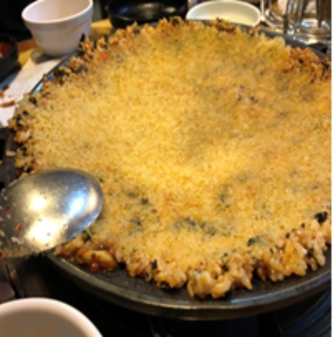 のインスタグラム：「. LOVETABI( @lovetabi_travel)さんからのお写真★ 真っ赤で辛いイイダコの炒め煮を食べた後 そのソースでつくるチャーハンが絶品！！ トビコをたくさんいれるので、プチプチした 食感がクセになりますよ＾＾ . . #イモトのWiFi#羽田空港#成田空港#海外旅行#中国旅行#台湾観光地#韓国#韓国女子旅#観光地#中華料理#韓国料理#タビジョ#旅行コーデ#旅行#旅行好きな人と繋がりたい#旅好き#フォトジェニック#休日#おでかけ#旅したくなるフォト#台湾女子旅#旅女#旅かえる#여행#여행스타그램#여행중#バックパッカー女子#女一人旅#一人旅#世界遺産」