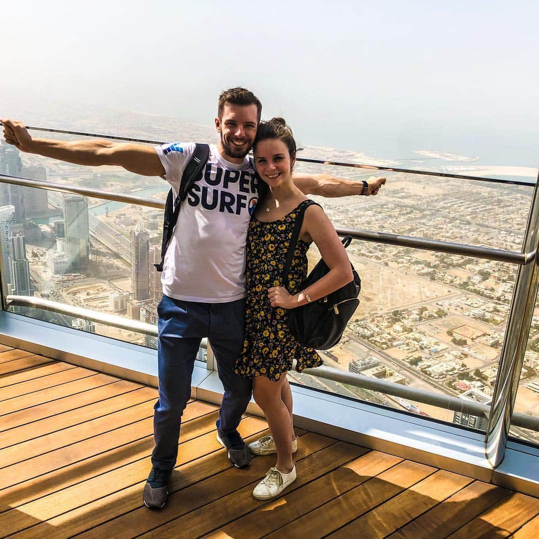 アンナ・カッペリーニのインスタグラム：「#TB TOP OF THE WORLD @burjkhalifa #holiday #honeymoon #dubai #burjkhalifa #theloungeburjkhalifa @ondrejhotarek #dontlookdown」