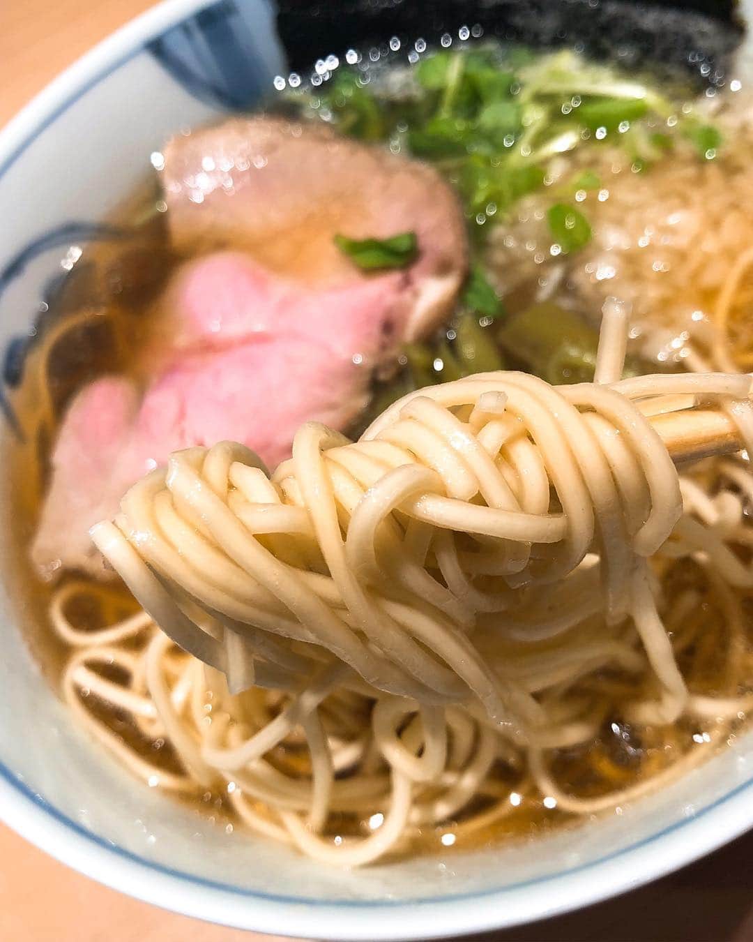 秋山具義さんのインスタグラム写真 - (秋山具義Instagram)「🤤﻿ ﻿ 昼食べて﻿ ﻿ もう食べたいぞ﻿ ﻿ 中華そば」3月14日 15時19分 - gugitter