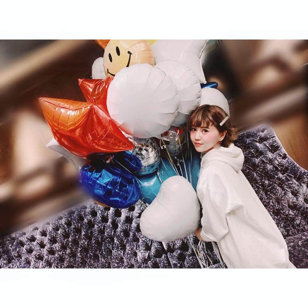 河西里音さんのインスタグラム写真 - (河西里音Instagram)「HAPPY WHITE DAY🎁✨ みんないつもありがとう💕💗💕 ♡ 素敵な午後を過ごしてネッ♪♪♪♪♪ #whiteday#happysmile#balloon #1ヵ月後は誕生日 w#あ！約ねw#ホントは13日」3月14日 15時39分 - rion_kasai