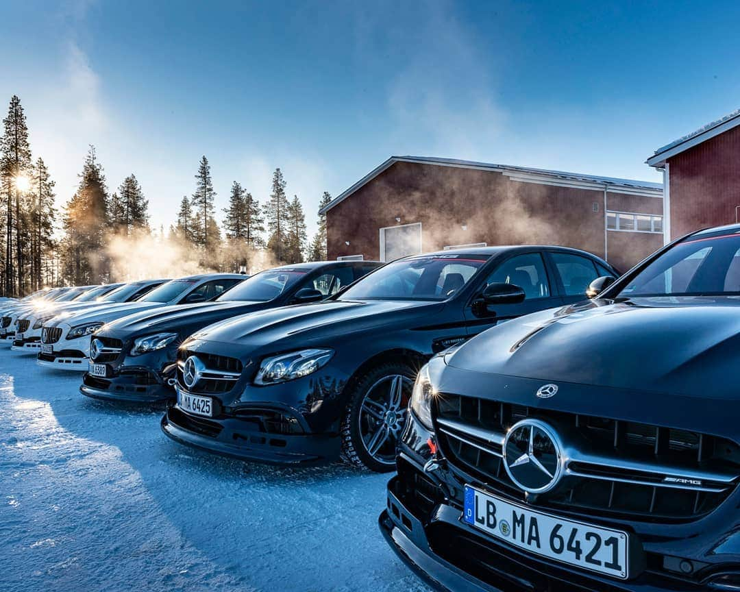 サントーニさんのインスタグラム写真 - (サントーニInstagram)「Santoni and @MercedesAMG celebrate together their cooperation at the #AMGdrivingacademy event in Arjeplog, Sweden.  #Santoni4Amg #Santoni #AMGdrivingacademy #MercedesAMG  Mercedes-AMG E 63 S 4MATIC+  Fuel consumption combined: 10.8 l/100km | CO2 emissions combined: 245 g/km」3月14日 15時43分 - santoniofficial