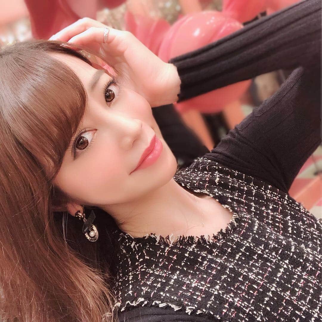 のインスタグラム：「． ． いいお天気☀️☀️ ． 朝から沢山の洗濯と掃除を💕 忙しいと部屋が荒れがち|ω･`)☁️ ． 毎日綺麗な部屋でいたい🎶 ． ．」