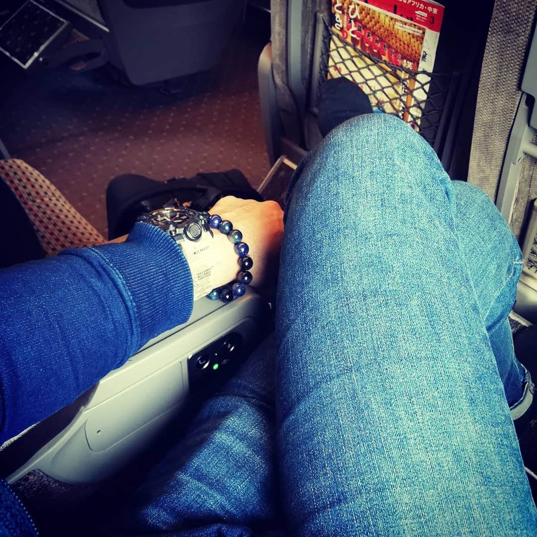 松本隆博のインスタグラム：「。 車で千キロ以上走り 九州中国地方。 今は新幹線で東京に 向かいます、やっぱ 楽やなー電車は(^-^)」