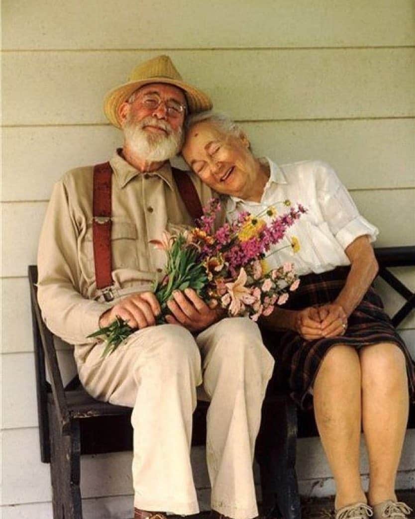 のインスタグラム：「Recognize the ❤️ with your loved one 🥰 ﻿ 今日はホワイトデー 💐大切な人と一緒に幸せな時間を過ごして愛を確かめあおう😘﻿ ﻿ ﻿ ﻿ #dianebonheur #ダイアンボヌール #ダメージ補修 #グラースローズ #オレンジフラワー #ネロリ #オーガニックシャンプー #ヘアケア #ダメージケア #シグネチャーオイル #ヘアオイル #organicoil #プレミアム﻿ #ツヤ髪﻿ #happiness #love #whiteday #happy #organic #幸せ #gift #ヘアオイル﻿ #ホワイトデー #いい香り﻿ 📸@pinterest」