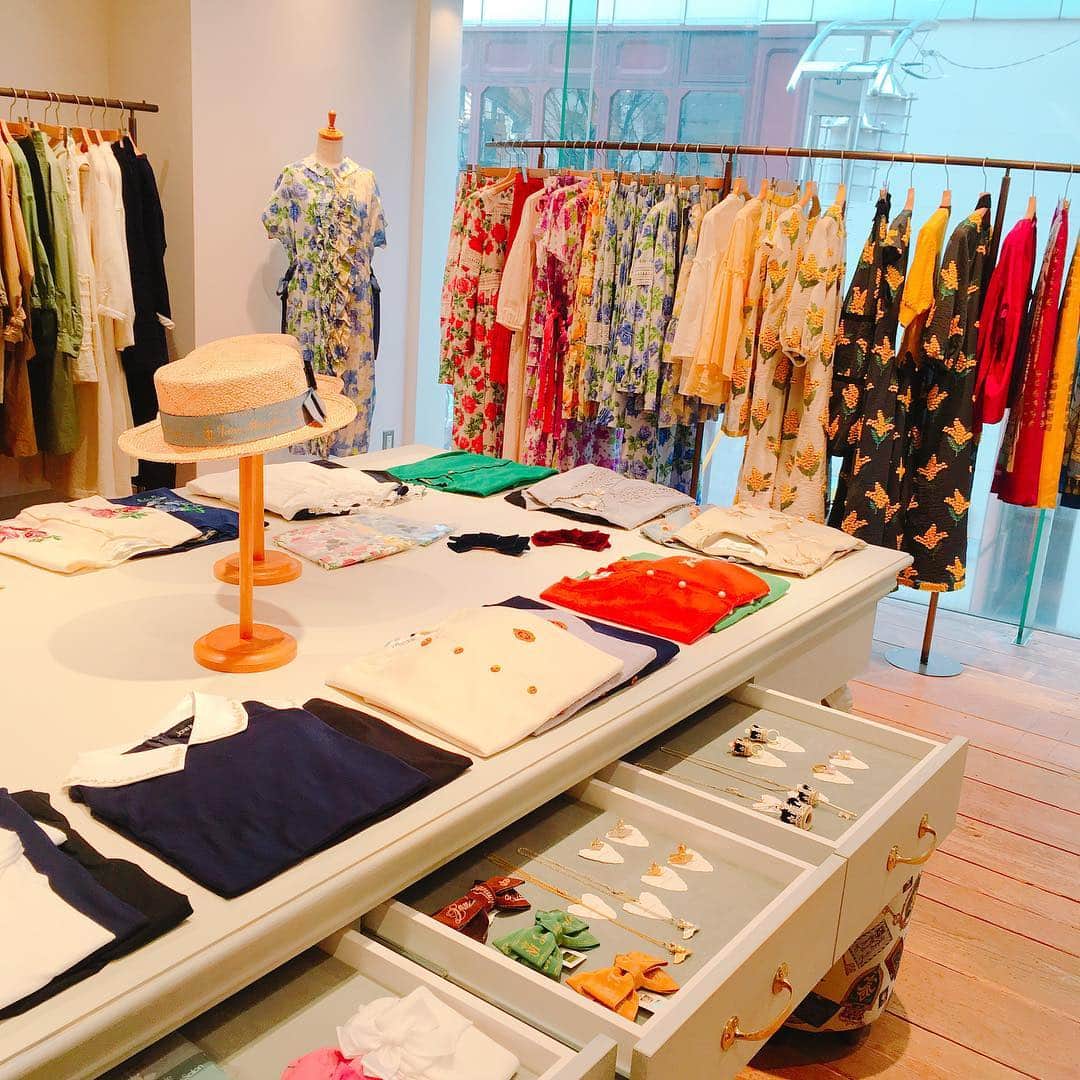名古屋パルコさんのインスタグラム写真 - (名古屋パルコInstagram)「【西館2階 ジェーンマープル】NEW OPEN！ . ただそこに在る一枚の洋服が、倖せのかけらの様に輝く事が出来たのなら… そんな願いを込めて1985年4月、大きな公園の側のとても小さなアトリエの中に誕生した「Jane Marple」が名古屋パルコに初登場🥰 . 素敵なお洋服だけでなく、小物や雑貨も充実しておりますのでぜひ遊びにいらしてください🎀 . . . ◆30th PARTY SALE 開催！◆ 30th PARTY SALE(3.15 fri - 3.21 thu)開催中！ 〈PARCOカード〉でおトクな7日間。 人気ショップが店頭にてSALEに加え、〈PARCOカード〉ご利用・新規ご入会で5%OFF、クラスS会員様は10%OFF！ ※ご請求時。 . 詳細はプロフィール画面のURL 名古屋パルコホームページをチェック . #名古屋パルコ #名古屋 #nagoya #parco #nagoyaparco #栄 #sakae #矢場町 #partysale #sale #セール #janemarple #ジェーンマープル #newopen」3月14日 16時22分 - parco_nagoya_official