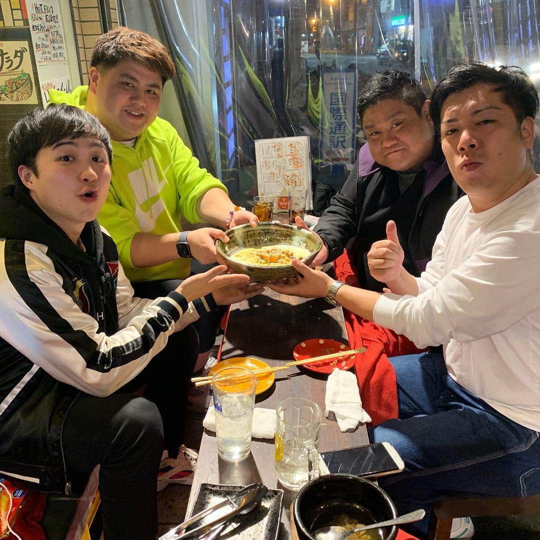 池田真一のインスタグラム：「生ウニのクリームパスタ最高！ 気合い入った！  ダブルアート単独ライブ 『ダブルアートの笑顔ふやし』 マジで来て下さい！ チケット持って行きます！ メッセージ下さい！」