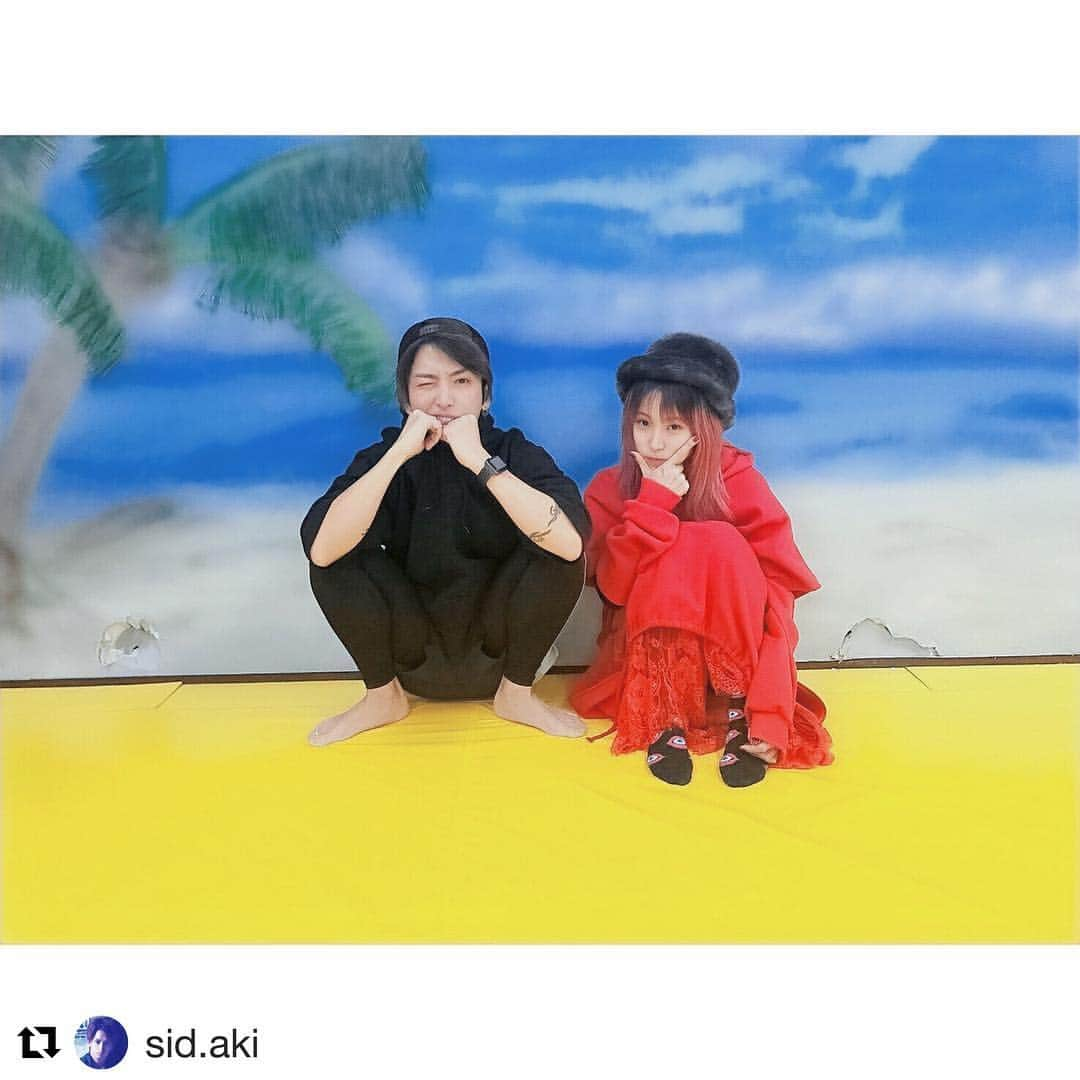 LiSAさんのインスタグラム写真 - (LiSAInstagram)「ライブからのトレーニング☻ そして、May'nちゃん @mayn1021 ともばったり☻ 明希さんともばったり☻ @sid.aki  みんなでともまる @salve_tomomomaru のトレーニングで追い込まれてる🤜🤜🦵🦵 #Repost @sid.aki with @get_repost ・・・ @bungelingbay_ebisu でばったり\m/,(•。•) 合同トレーニング👍👍👍 #LiSA #明希 #sid」3月14日 16時46分 - xlisa_olivex