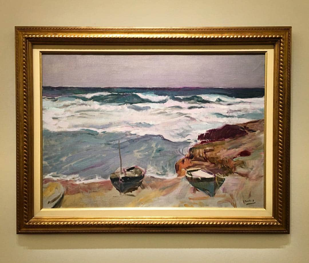 サザビーズさんのインスタグラム写真 - (サザビーズInstagram)「Internationally recognised as Spain’s foremost impressionist painter, Joaquín Sorolla produced inimitable light-filled canvases that blended his naturalistic style with a profoundly personal vision of his native homeland. ‘Beyond Impressionism: Sorolla and his Contemporaries’ focuses on a variety of subjects by the artist, and also encompasses works by fellow painters who wielded a similar boldness of brush, including John Singer Sargent and Giovanni Boldini. Taking inspiration from his beloved Valencia, Sorolla returned time and again to set up easel on the beaches around Spain, in an effort to capture the ever-changing effects of light and wind on water and sky, as in ‘On the Beach, Malaga’, one of 12 works in a selling exhibition on view in our #London galleries until 21 March. #SothebysImpMod #JoaquinSorolla」3月14日 16時47分 - sothebys