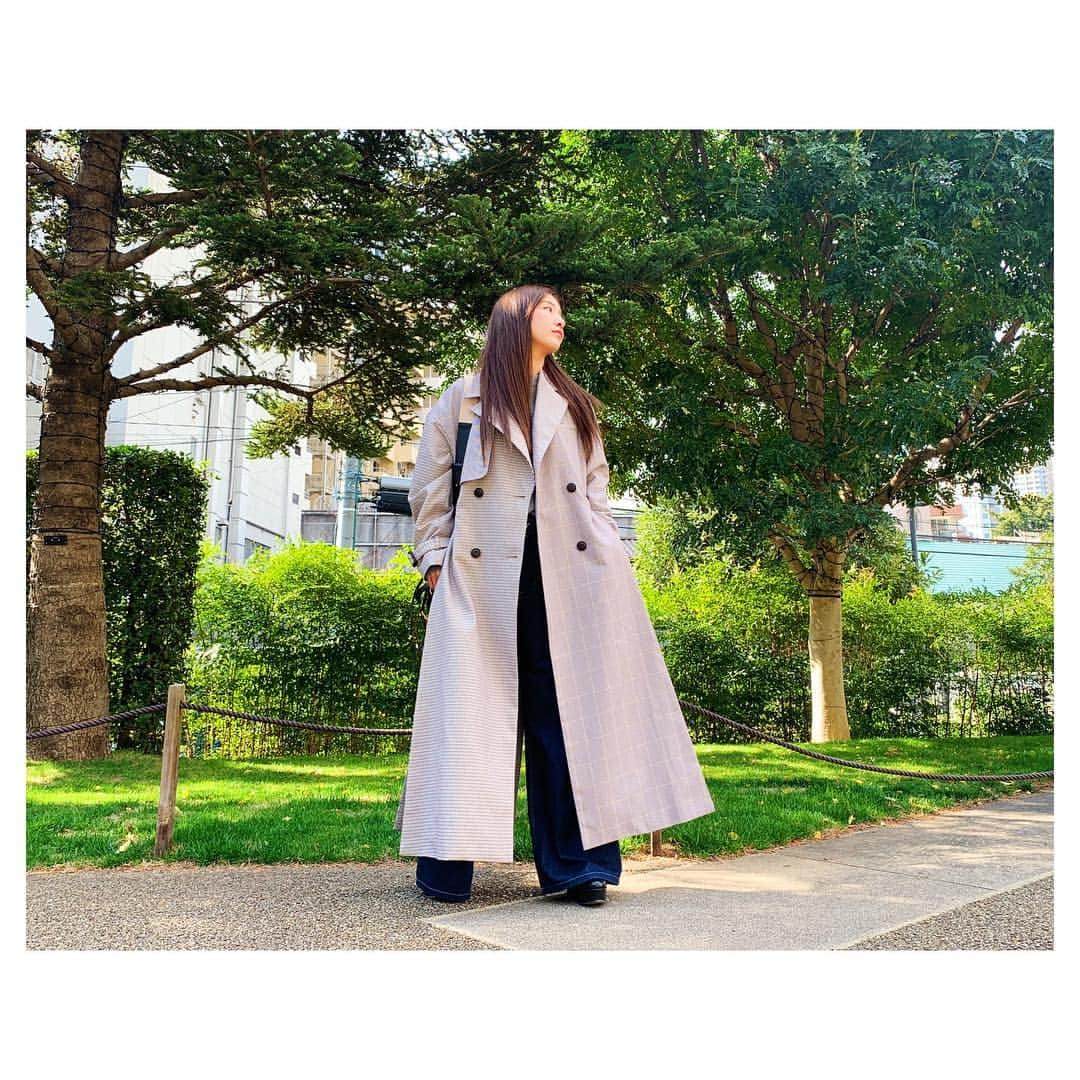 板野友美さんのインスタグラム写真 - (板野友美Instagram)「私服👗👠 #trenchcoat @aula_official  #bag @chloe  #glasses @oliverpeoples  #ootd #友style」3月14日 17時03分 - tomo.i_0703