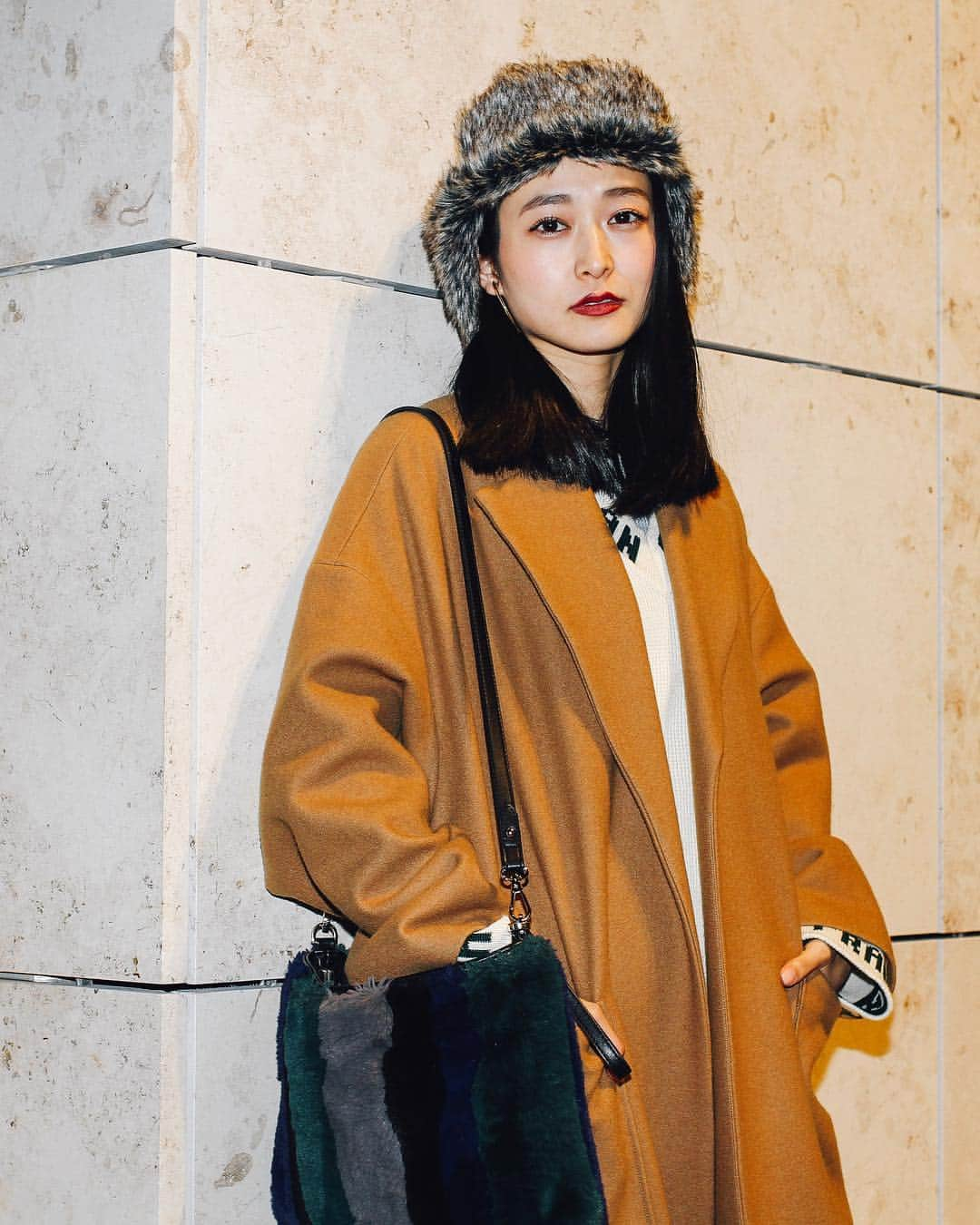 Fashionsnap.comさんのインスタグラム写真 - (Fashionsnap.comInstagram)「【#スナップ_fs】 Name Karuna  Coat #BLACKBYMOUSSY Bag #SMIRNASLI Shoes #DrMartens Cap #NEWERA  #fashionsnap #fashionsnap_women」3月14日 17時04分 - fashionsnapcom