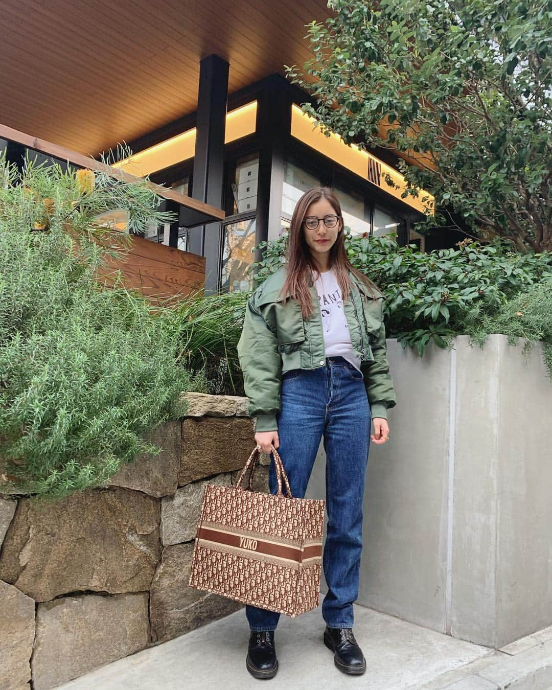 新木優子さんのインスタグラム写真 - (新木優子Instagram)「ちょっと前の私服☺️ ma-1 : @zara  tops : @no__panties__  jeans : @levis_japan  shoes : @drmartens_japan  bag : @dior」3月10日 20時13分 - yuuuuukko_