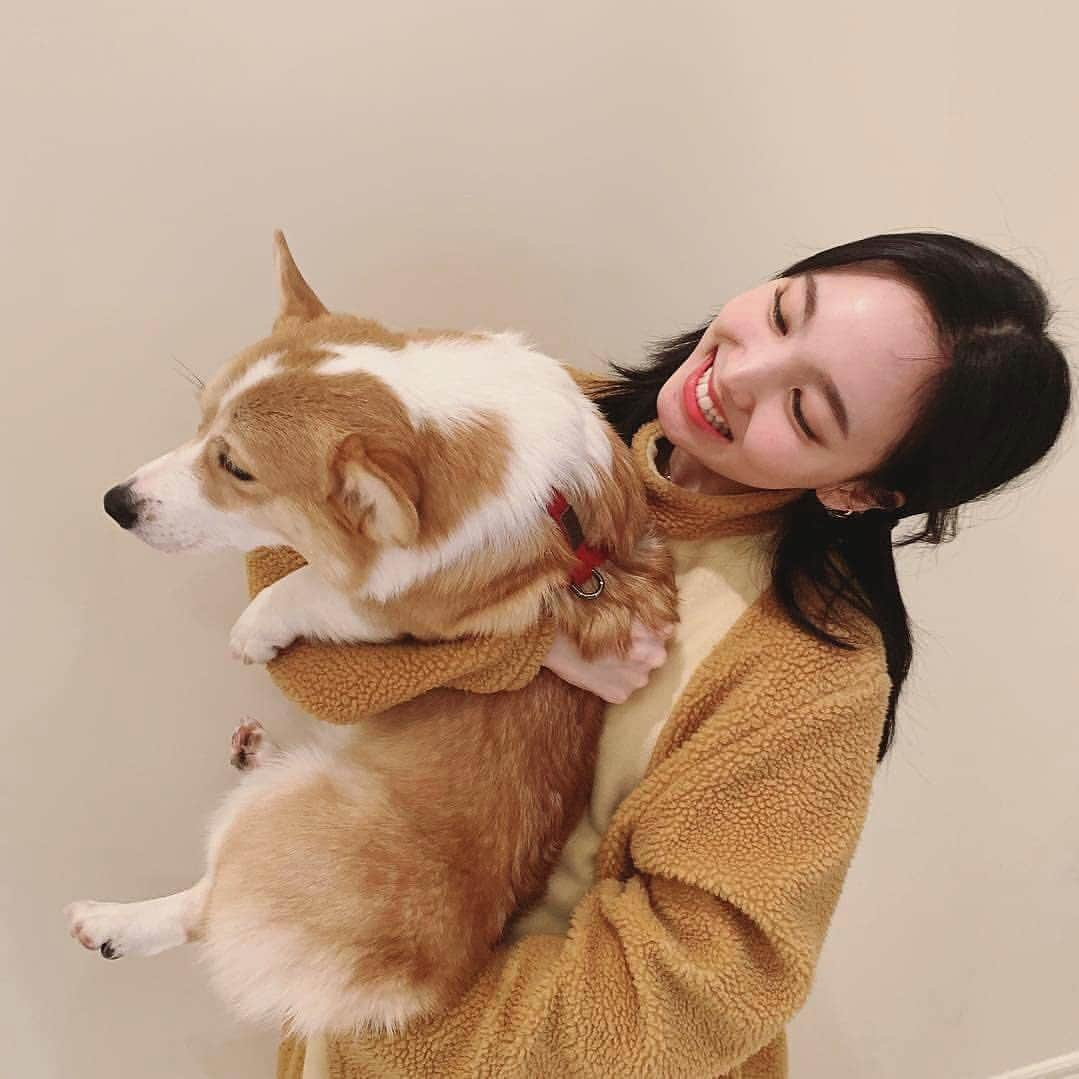 ナヨンさんのインスタグラム写真 - (ナヨンInstagram)「🐻 & 🐕」3月10日 20時21分 - twicenayeon