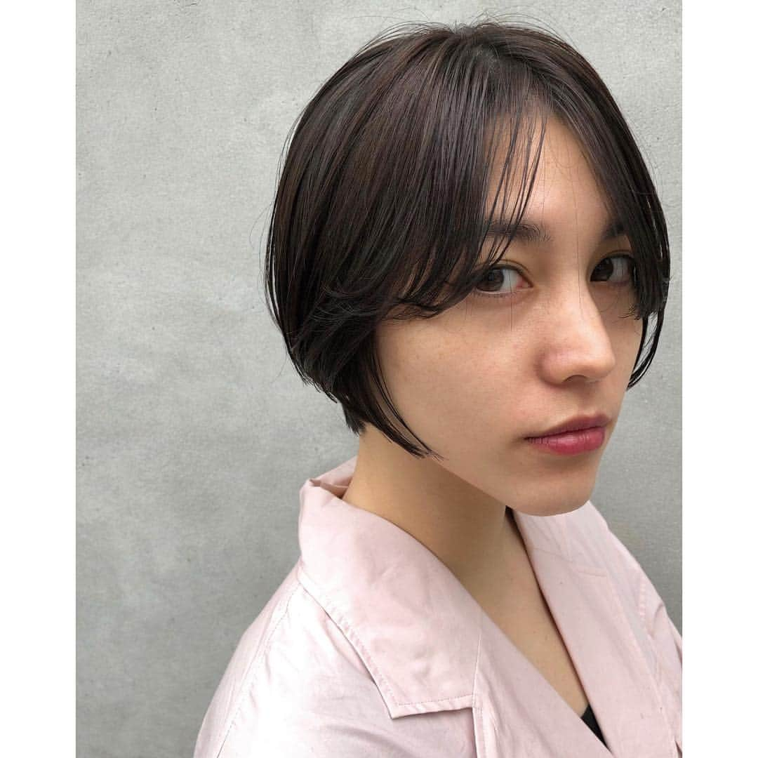 Kayumi Asukaさんのインスタグラム写真 - (Kayumi AsukaInstagram)「ここんところ、ショートから抜け出せない #hair  #カラーは暗め」3月10日 20時32分 - kayumiasuka