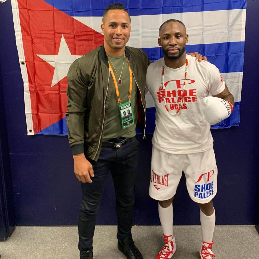 レオニス・マーティンのインスタグラム：「@yordenis_ugas In my eyes and everyone who saw the fight, you are the champ. Tonight was an injustice. I am so proud of you and will always be one of Cuba’s champs. Hermano estoy más que orgulloso de ti. Te robaron la pelea pero en mis ojos y los demás que vieron saben que ganaste. Siempre serás un campeón de Cuba.」