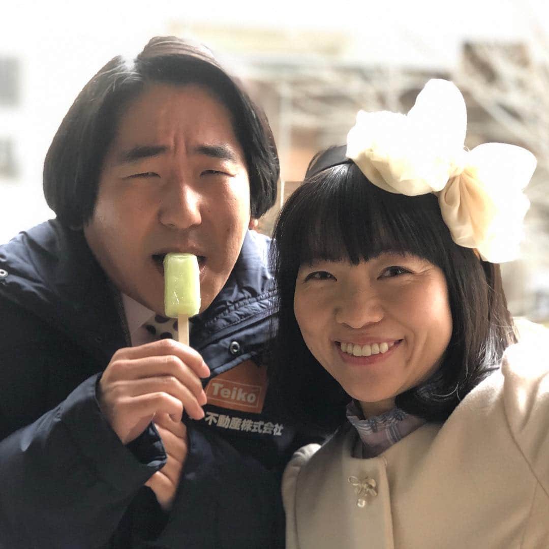 白洲美加の世界のインスタグラム：「白洲美加、家売りましたぁ！ 私に売れない家はありませぇん！ #このクソ寒いのにアイス食べる元旦那 #実は美加の差し入れ #愛する人 #だったらいいのに」
