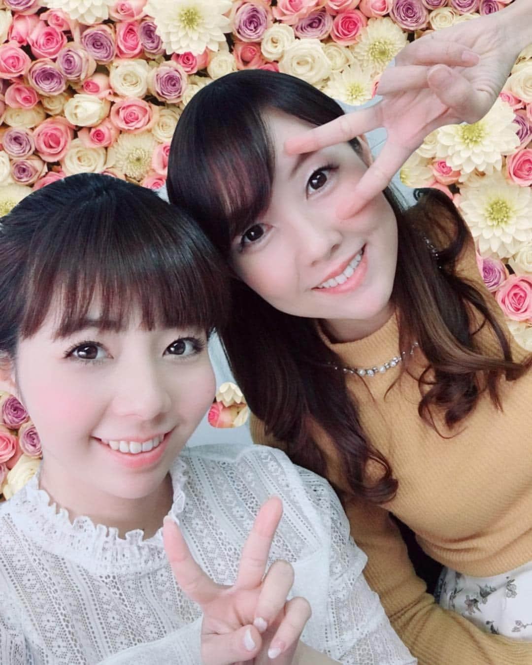 前田まみさんのインスタグラム写真 - (前田まみInstagram)「おねぇとわたし👭💕 アプリで撮ったらデカ目👁に！😂 明日まで #祇園花月 に一緒に出てます！ #前田真希 #前田まみ #前田姉妹 #吉本新喜劇 #よしもと新喜劇 #新喜劇」3月10日 16時19分 - koromami24