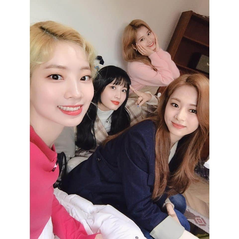 TWICEさんのインスタグラム写真 - (TWICEInstagram)「#TWICE #StarRoad ✌️」3月10日 17時28分 - twicetagram