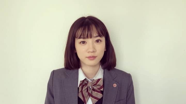 のインスタグラム：「今夜10:30はゾクゾクタイム🎓 #永野芽郁 #3A」
