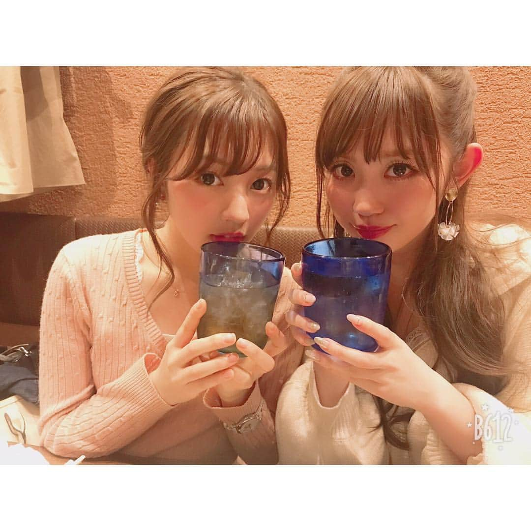 新木さくらさんのインスタグラム写真 - (新木さくらInstagram)「ママと悠未さんと女子会🥰 焼き鳥食べたあとは、プリクラ（笑） お酒飲んでそうで飲んでませ〜ん😬ノンアルコールのジュース（笑）  楽しかった😋 そしてゆうこすのプリ機のゆうこすがめちゃくちゃ可愛すぎた🥺💓 ママとのツーショットを悠未さんが後ろから撮ってくれました☺︎ #女子会 #プリクラ #mote」3月10日 22時34分 - araki_sakura14