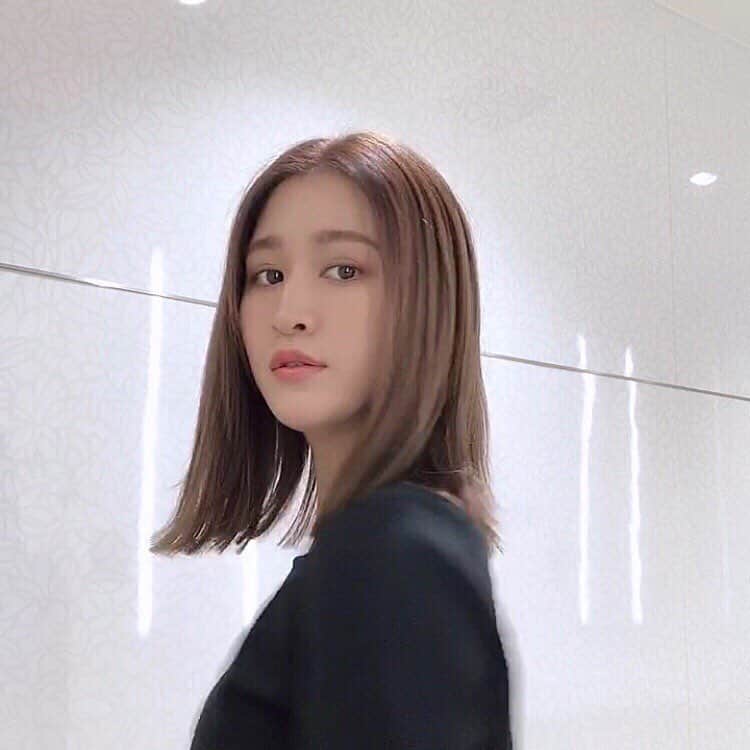 後藤夕貴のインスタグラム：「💈💈💈 ㅤ 顔周りの切れ毛のせいで やりたい髪型ができなかったから サイドだけエクステつけた！！ 自然すぎて感動👏🏻👏🏻 ㅤ ✄ @logshinta さん 女子の味方。 いつもありがとうございます！ @logbyurealmㅤ」