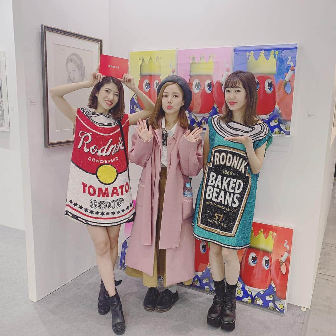柳めぐみのインスタグラム：「. . 可愛い可愛いみきちゅが遊びに来てくれたよ😍 うん、今日も抜群にかわゆかった。。。 ありがとうー❤️ . #artfairtokyo2019  #shoplus1」