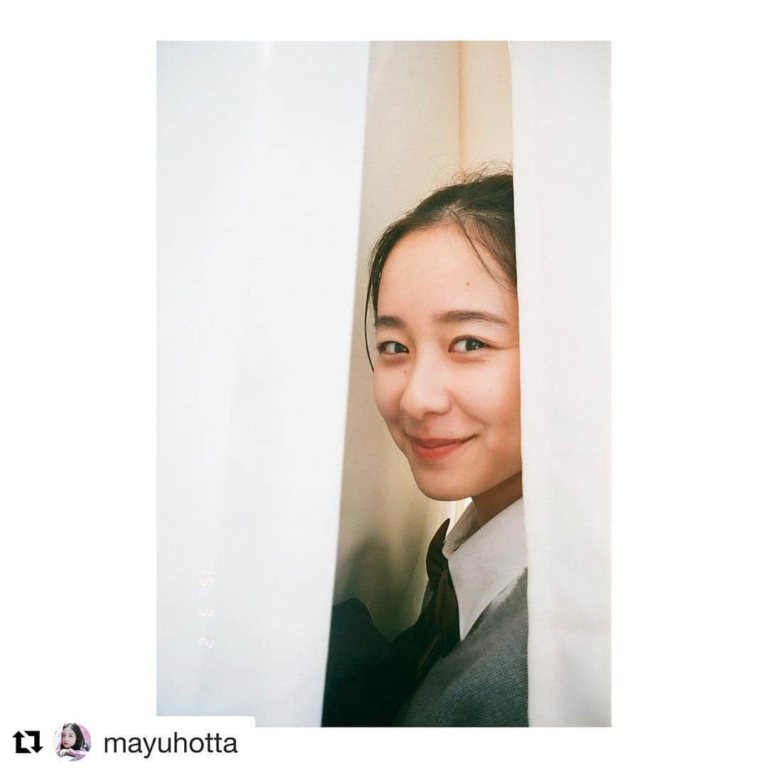 のインスタグラム：「ありがとう。そして…お疲れさん🏊‍♀️ #堀田真由 @mayuhotta ・・・ ブッキーに出会えたこと 3年A組のみんなに出会えたこと 熊沢花恋に出会えたこと 本当に本当に幸せでした。 間違いなくこれからの人生に寄り添ってくれるかけがえのない作品です！ 皆さま全10話ご視聴ありがとうございました！  #3A」