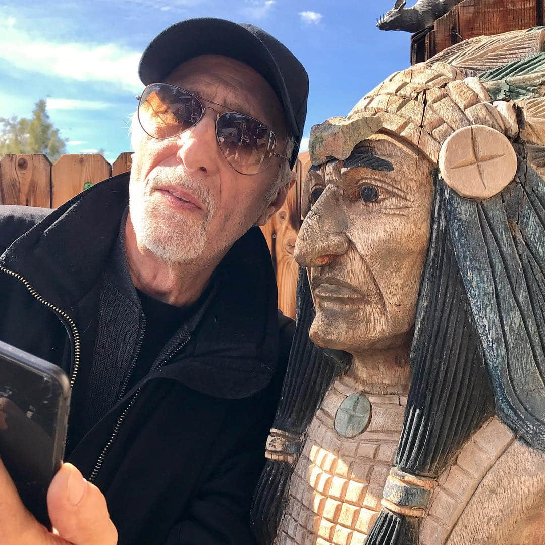 デイビット・マークスさんのインスタグラム写真 - (デイビット・マークスInstagram)「I had fun hanging out the Calico ghost town with two very special people to me. Also,  @mrscarriemarks and @ajoboaugogo were there, too. 🤠😍🤠 #calicoghosttown #icantquityou」3月11日 4時55分 - davidleemarks