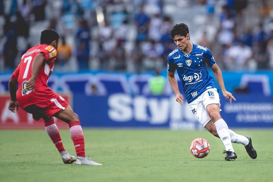 ドドのインスタグラム：「💙🦊 #NasBatalhasComOCruzeiro #CampeonatoMineiro #Mineirão 📸 @pedrovalefoto」