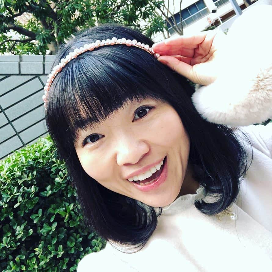 白洲美加の世界のインスタグラム：「2020年3月11日 あんなにリボンが好きだったけど 最近さりげないアクセが 好きになってきた感じ 美加もオトナになったのかなぁ #最近のお気に入り #落ち着いたトーン #オトナコーデ」