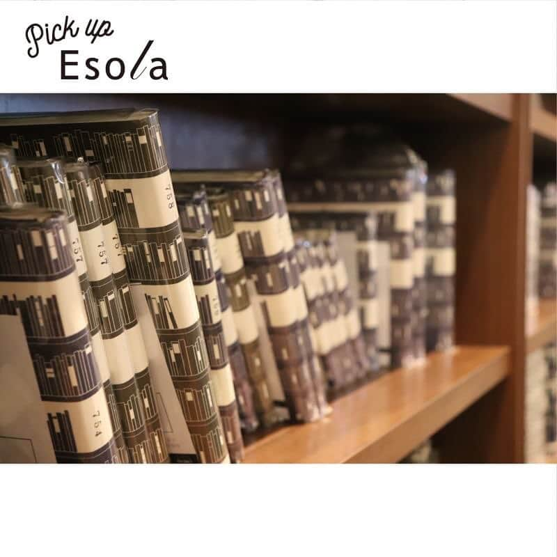 Esola池袋さんのインスタグラム写真 - (Esola池袋Instagram)「"Pick Up Esola” Esola池袋の魅力をご紹介！ 4F【本と珈琲 梟書茶房】は、お客様が絶えない人気店。店内で淹れたサイフォン珈琲やお食事、スイーツが楽しめるカフェとしても充実。店頭ではおすすめの本が購入でき、さまざまな本が楽しめる本棚も。そして、3月にはイベントも開催。 テーマは、コミックノベルで読み解く“ゴッホの生産”。意外と知られていないゴッホの晩年を、美しいイラストで描いた「ゴッホー最後の3年」を通してお届けします。思い思いの時間が過ごせるスポットです、ぜひご利用ください。 ・ ●『ゴッホー最後の3年』Barbara Stok （著）、川野 夏実 （翻訳） ￥2,160（税込） 本と珈琲 梟書茶房／4F ・ ・ #梟書茶房 #読書 #本 #カフェ #書店 #東京カフェ #池袋カフェ #ブックカフェ #café #カフェ部 #絵画 #芸術 #ゴッホ #gogh #art #カフェ巡り  #カフェスタグラム  #bookcafe #book #🦉 #📚 #☕️ #3月 #march #esola #エソラ #esola池袋 #esola_ikebukuro #池袋」3月11日 11時49分 - esola_ikebukuro