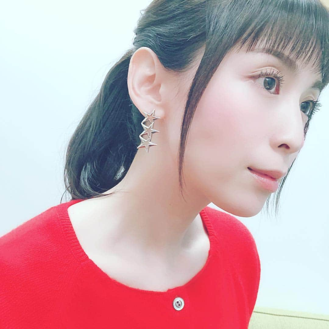 雛形あきこさんのインスタグラム写真 - (雛形あきこInstagram)「お洋服とアクセサリー #prit #buff」3月11日 13時52分 - akiko_hinagata