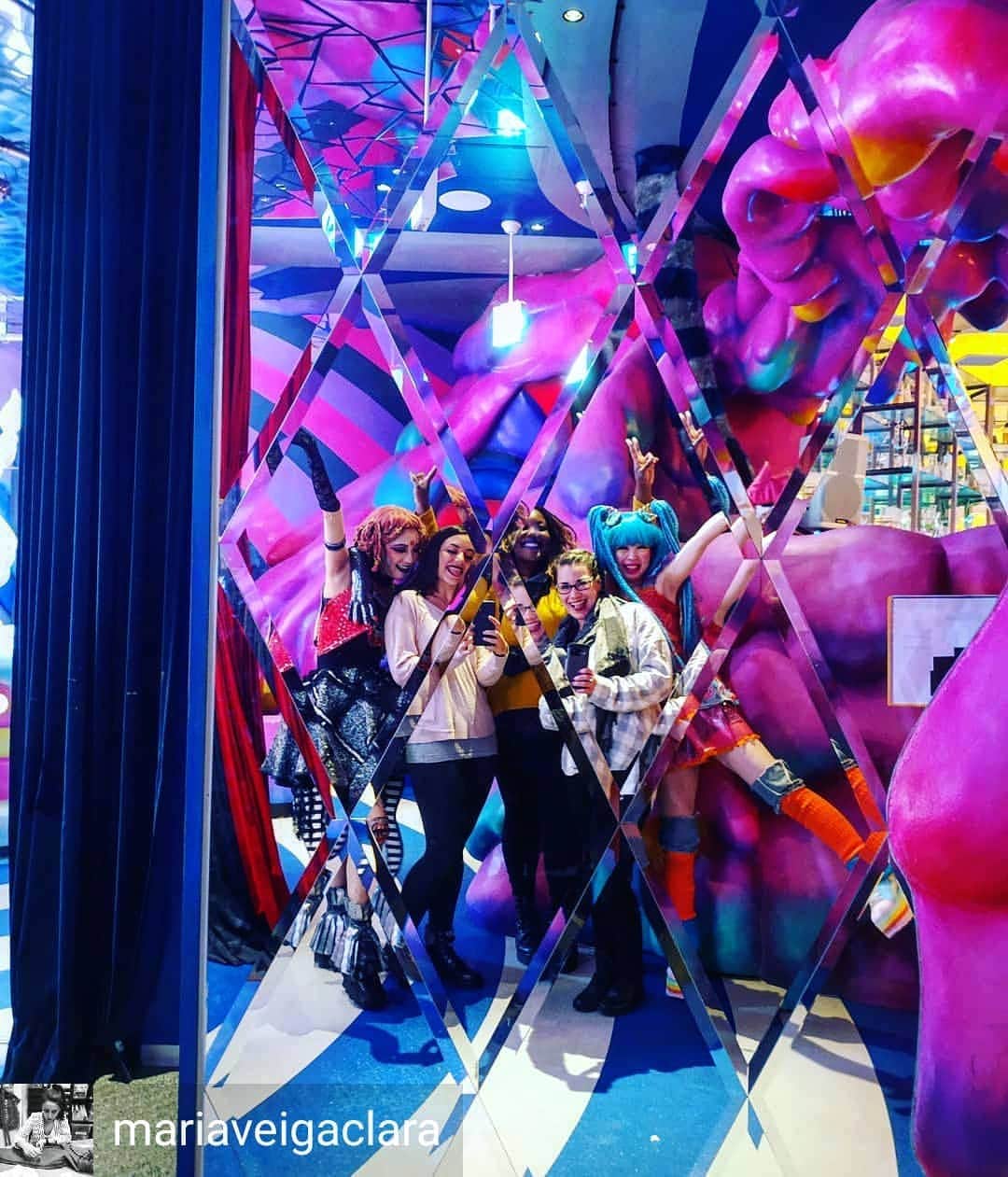 小林レイミさんのインスタグラム写真 - (小林レイミInstagram)「明日の夜はひとりモンスターだから遊びに来てー👘花魁ナイトだよ👘🌃18日はランチだけかなーん🍽️ Reposted from @mariaveigaclara -  Tokyo day 1 🍨 Kawaii Monster Cafe 👾 - #regrann  #Kawaiimonstercafe #enjoying #traveldiary #tourism #travelawesome #colorful #rainbow #fashionsnap #harajuku #l4l #kawaii #yay #原宿 #東京」3月11日 19時02分 - _reimi._____