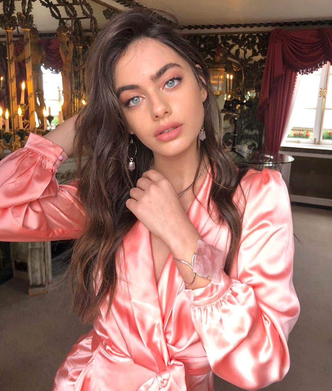 Yael Shelbiaさんのインスタグラム写真 - (Yael ShelbiaInstagram)「Feeling pink 😇」3月12日 1時34分 - yaelshelbia