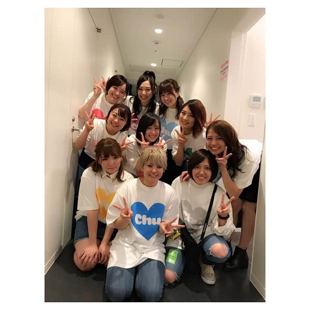 河合秋奈さんのインスタグラム写真 - (河合秋奈Instagram)「Chubbiness卒業パーティー ご来場下さった皆様ありがとうございました！ 声失うほど泣いたなぁ。。 だって5年4ヶ月ほぼ毎日メンバー （もちろんKマネさんも含め）といたもん😢 個性豊かで、常に面白くて、楽しくて、、 何でもさらけ出せる場所。第二の家族です❤︎ 、 そして、そんな私たちと出会ってくれて 沢山支えてくれたファンのみんな！ みんながいなければ今のChubbinessはいません。 幸せをいっぱい、愛情をいっぱいありがとう❤︎ みんなと過ごした時間忘れません！！ 場所は違えど同じ空の下🌈きっとまた会えるはず！ 、 プロデューサー古坂大魔王さん ピコ太郎さん、関わって下さった関係者の方々 色んなチャンスを下さり有難うございました🙇🏻‍♀️ 学んだ事を活かして今後も頑張ります！！ 残るメンバーの事、宜しくお願いします！！！ 、 これからも自分らしく❤︎ Chubbiness be Happy 🌝🧢👳🏾‍♀️👙🐳🐊🦑🦄🐥」3月11日 20時22分 - chu_akina