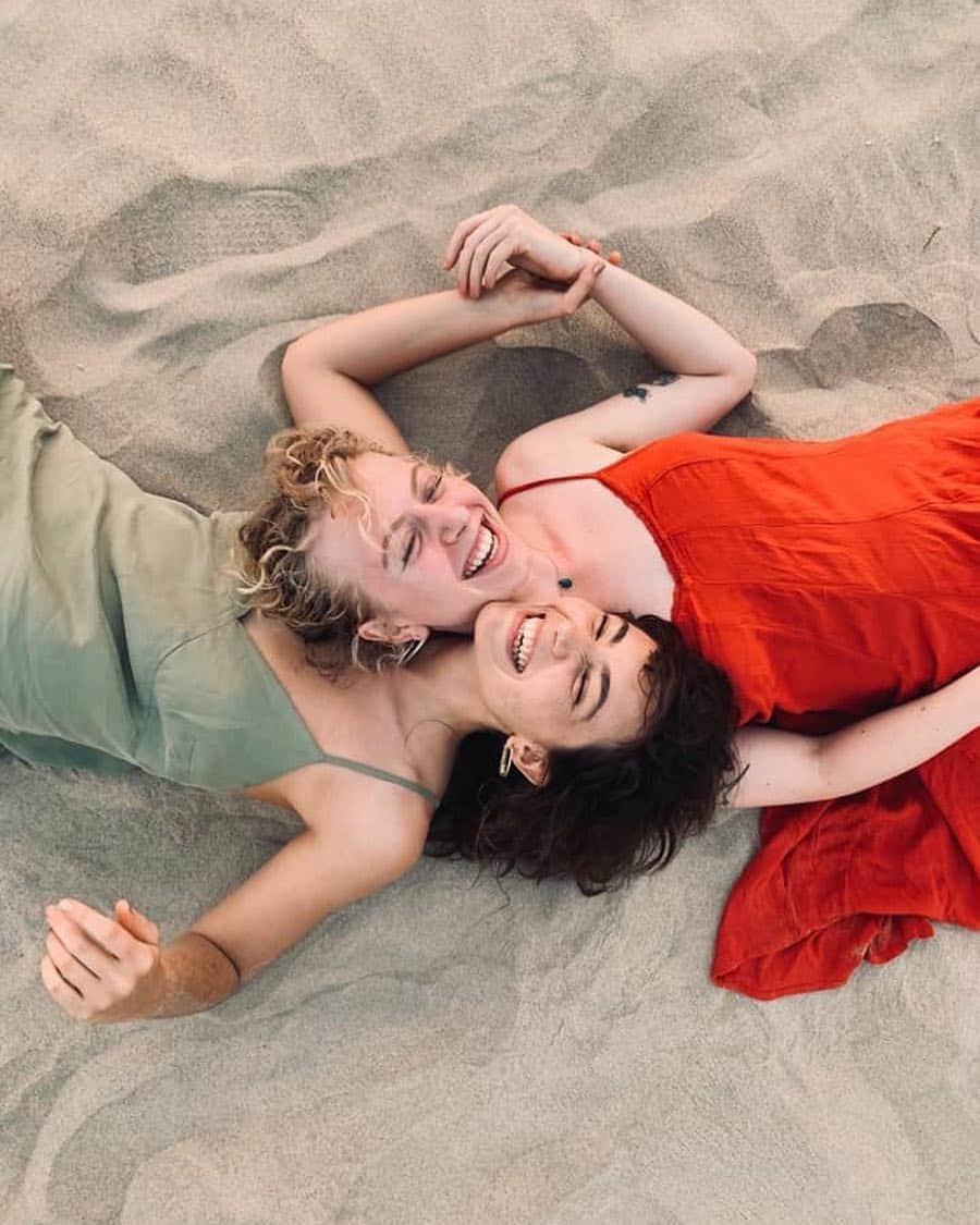 Amelia Zadroのインスタグラム：「Feels after 2 weeks soaking up the sunshine and ocean in India and learning alllll about pleasure ✨」