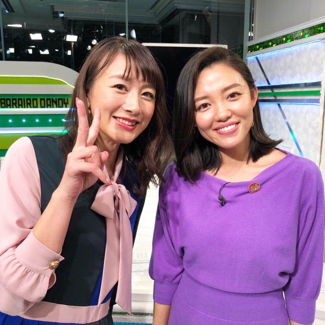 のインスタグラム：「今日のバラダンゲストは、２回目のご出演、元フジテレビアナウンサーの大島由香里さん。 大島さんの銀河系ゼミナール、インタビューの心得、勉強になりすぎました🙇‍♀️🙇‍♀️ 今日の衣装は @frayid 💜のむらさきワンピ。 引き続き、abema夜勤もがんばります🙌  #バラいろダンディ #tokyomx #大島由香里 #アナウンサー」
