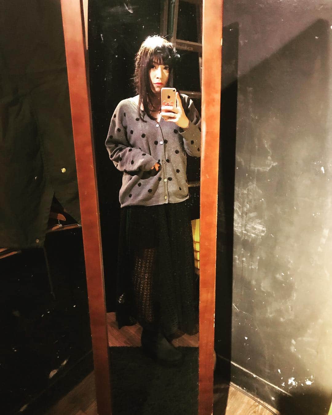 鈴華ゆう子のインスタグラム：「ライブで私服で歌ったのは、7年ぶりくらいかもしれなかった。むしろ、たまたまその日着てた服のままっていうのは初体験。」