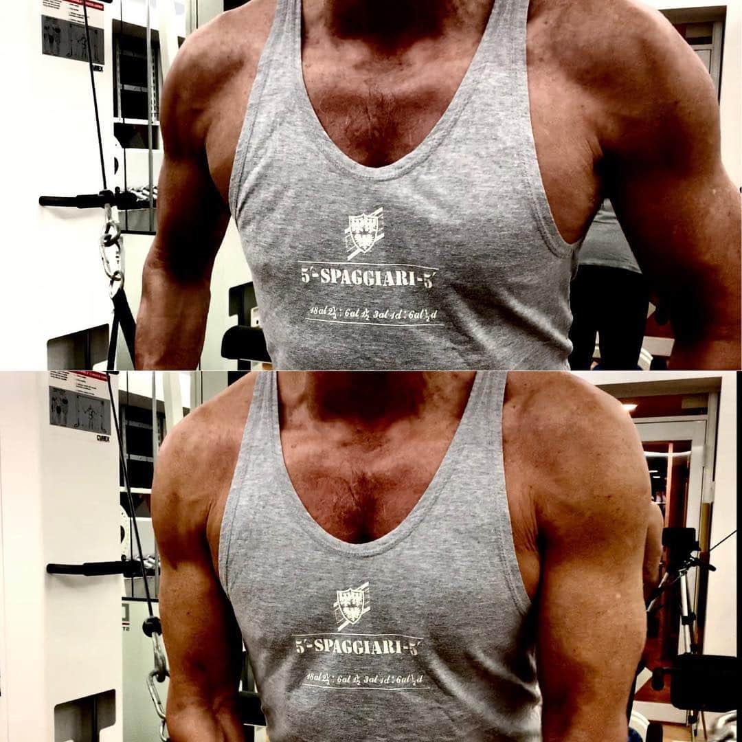 渡辺裕之さんのインスタグラム写真 - (渡辺裕之Instagram)「肩を痛めているので ケーブルで胸筋トレーニング」3月12日 9時44分 - hiroyuki6267