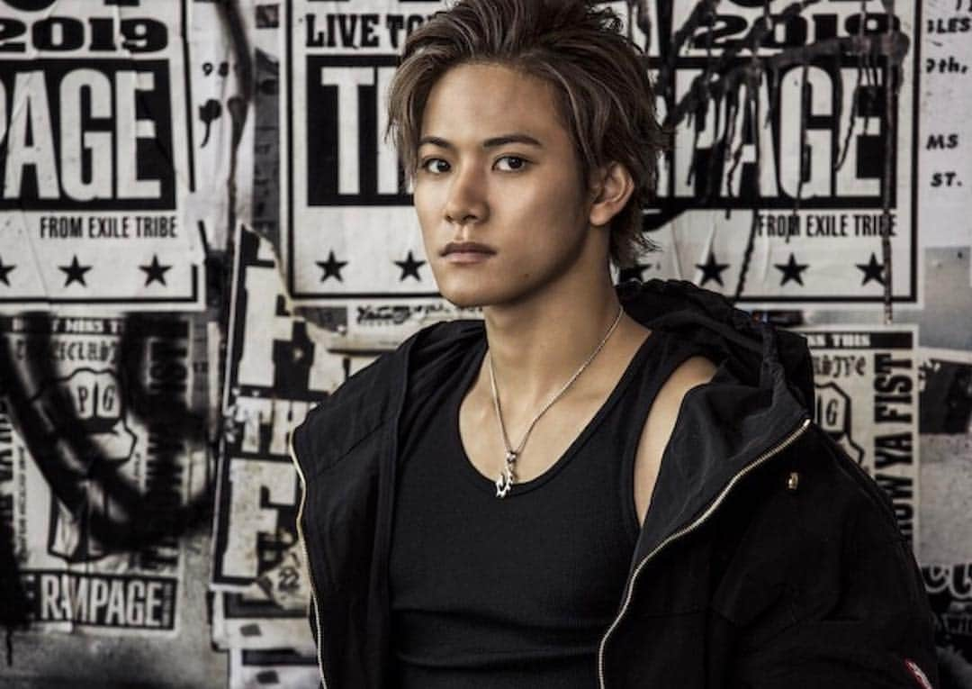 THE RAMPAGE from EXILE TRIBEさんのインスタグラム写真 - (THE RAMPAGE from EXILE TRIBEInstagram)「昨日3月11日は、パフォーマー岩谷翔吾の22歳の誕生日です🎂🎉🎊 岩谷翔吾にとって素敵な一年になりますよう心から願っております✨✨✨ メンバー一同 #THERAMPAGE #岩谷翔吾 #HappyBirthday」3月12日 10時32分 - the_rampage_official