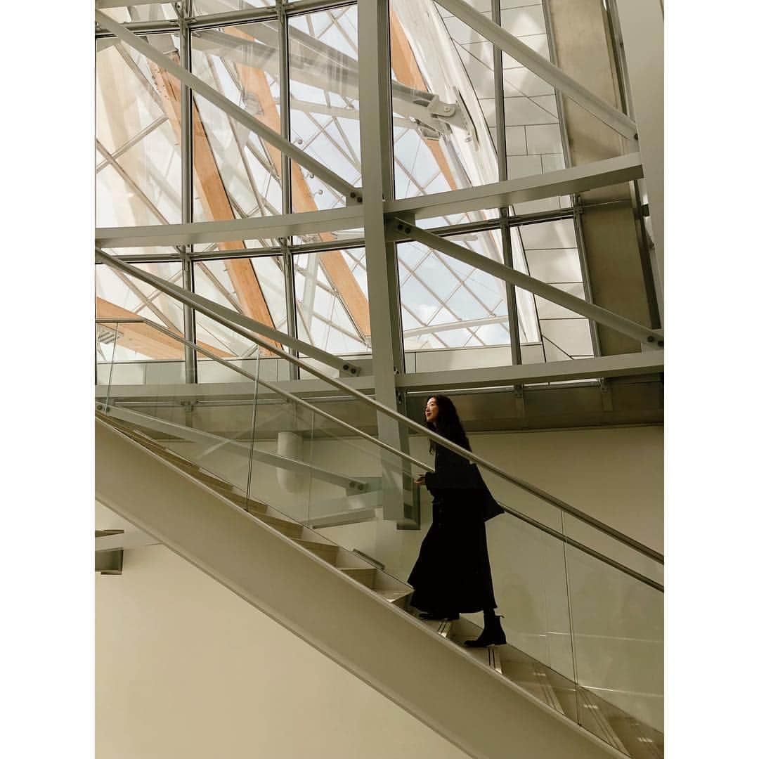 チョン・リョウォンさんのインスタグラム写真 - (チョン・リョウォンInstagram)「. 그리고. fondation louisvuitton collection- 전시. . 고전과 현대를 오고가는 전시들을 보고 배부르고 행복한 하루🍭」3月12日 1時38分 - yoanaloves