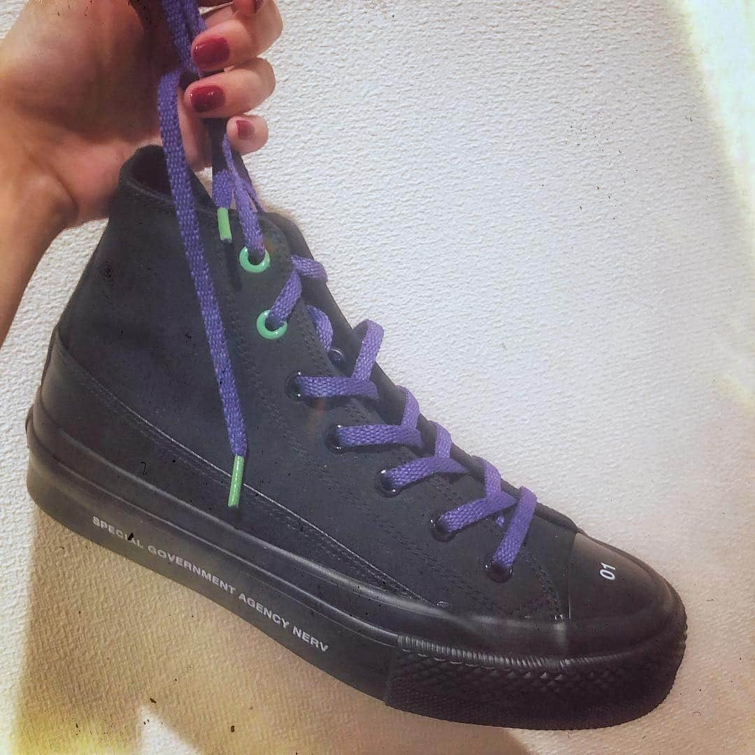 みづなれいのインスタグラム：「EVANGELION BASIC HI-CUT SNEAKER (ブラック(初号機)) #radioeva #evangelio #sneakers」