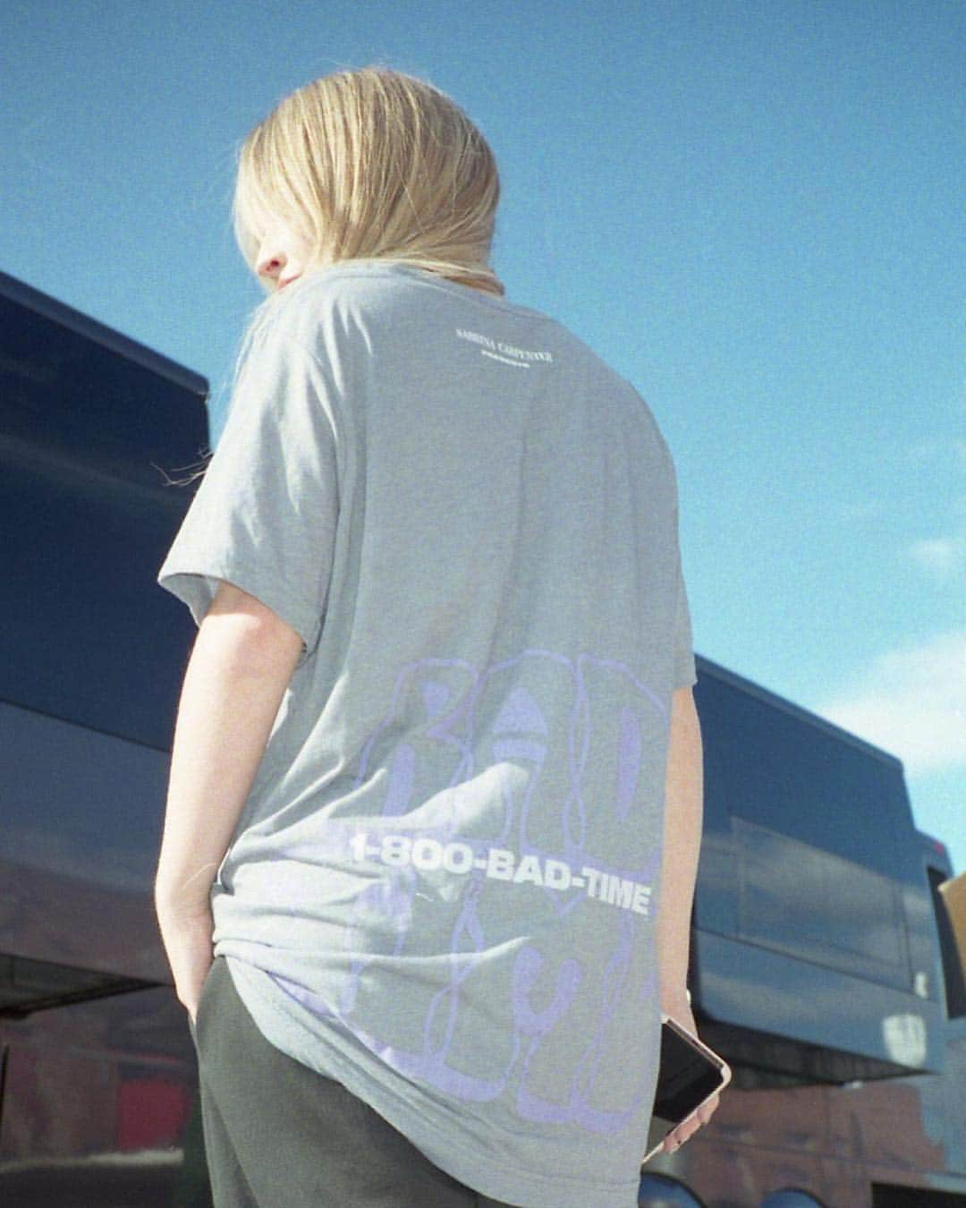 サブリナ・カーペンターさんのインスタグラム写真 - (サブリナ・カーペンターInstagram)「is it march or is it merch」3月12日 3時36分 - sabrinacarpenter