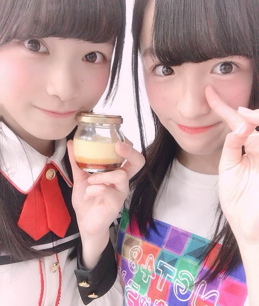 小越春花さんのインスタグラム写真 - (小越春花Instagram)「ともちゃんがプリン作ってくれた🍮💕 みんなに、ホワイトデーとして作って来てくれたんだけど、耳元でこっそり｢はるかがプリン好きだからプリン作ったの♡」って言ってきてともか〜😭💕💕ってなったよ❣️❣️ すっごく美味しかった😋美味しすぎてびっくりしました！今度、レシピを聞きたいな〜 #小越春花#高沢朋花#ngt48#プリン#手作り#🍮#美味しかった#😋#大好き」3月12日 19時03分 - haruka_2525_ngt48