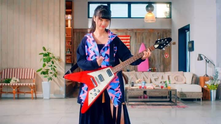 夢みるアドレセンスのインスタグラム：「明日、3月13日発売のNew Album 『SEVEN  STAR』  リード曲『LOVE ME IN THE USA』のMUSIC VIDEOが解禁‼️ フルサイズは明日から店頭でも流れちゃいますよ！ぜひ店頭にも遊びに行ってみて下さい🙌  #夢アド #SEVENSTAR #LOVEMEINTHEUSA」