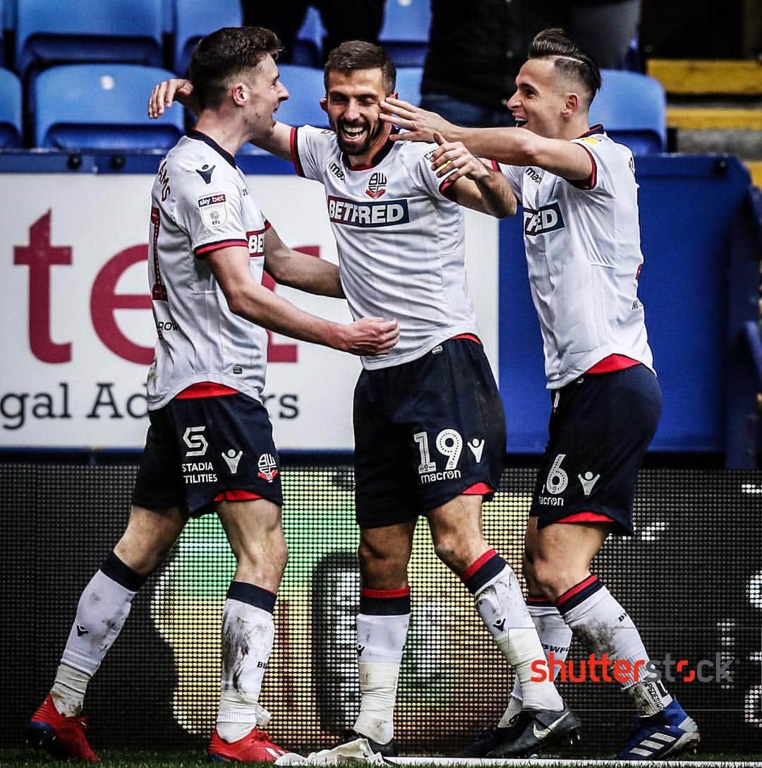 パヴェル・オルコウスキのインスタグラム：「Another massive game today. Get right behind us! All in it together! . . #bwfc #football #bolton #boltonwanderers #championship #skybetchampionship #macron #england  #soccer #wanderers #team #olkowski #whites #instadaily #po16 #kickoff #photooftheday #football #gameday #win #loveit #sport #fun」