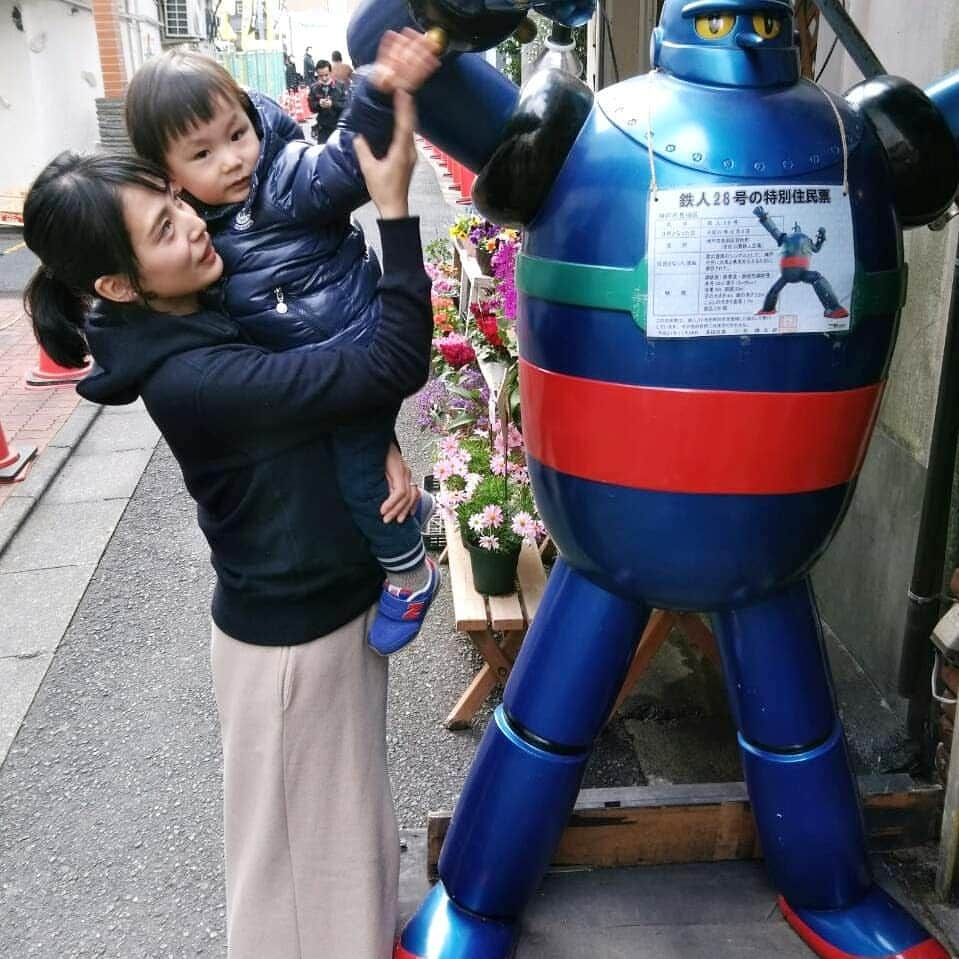 本仮屋リイナさんのインスタグラム写真 - (本仮屋リイナInstagram)「パパがいるのに、珍しくわたしに抱っこされてくれた日👦🐨❤️ #パパっ子  #いつもは、おいでと言うと、やだと泣かれる」3月12日 11時37分 - riina_motokariya