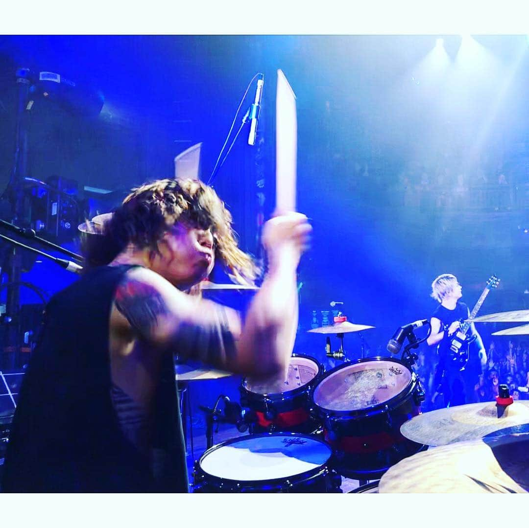 Tomoyaさんのインスタグラム写真 - (TomoyaInstagram)「Houston🔥 Thank you for coming☺️✨ ひゅーすとん  3連ちゃんが2回続きます。 家に帰るまでが遠足なのでね。 怪我なく最後まで走りきりましょう。  #houston #赤太郎」3月12日 14時24分 - tomo_10969